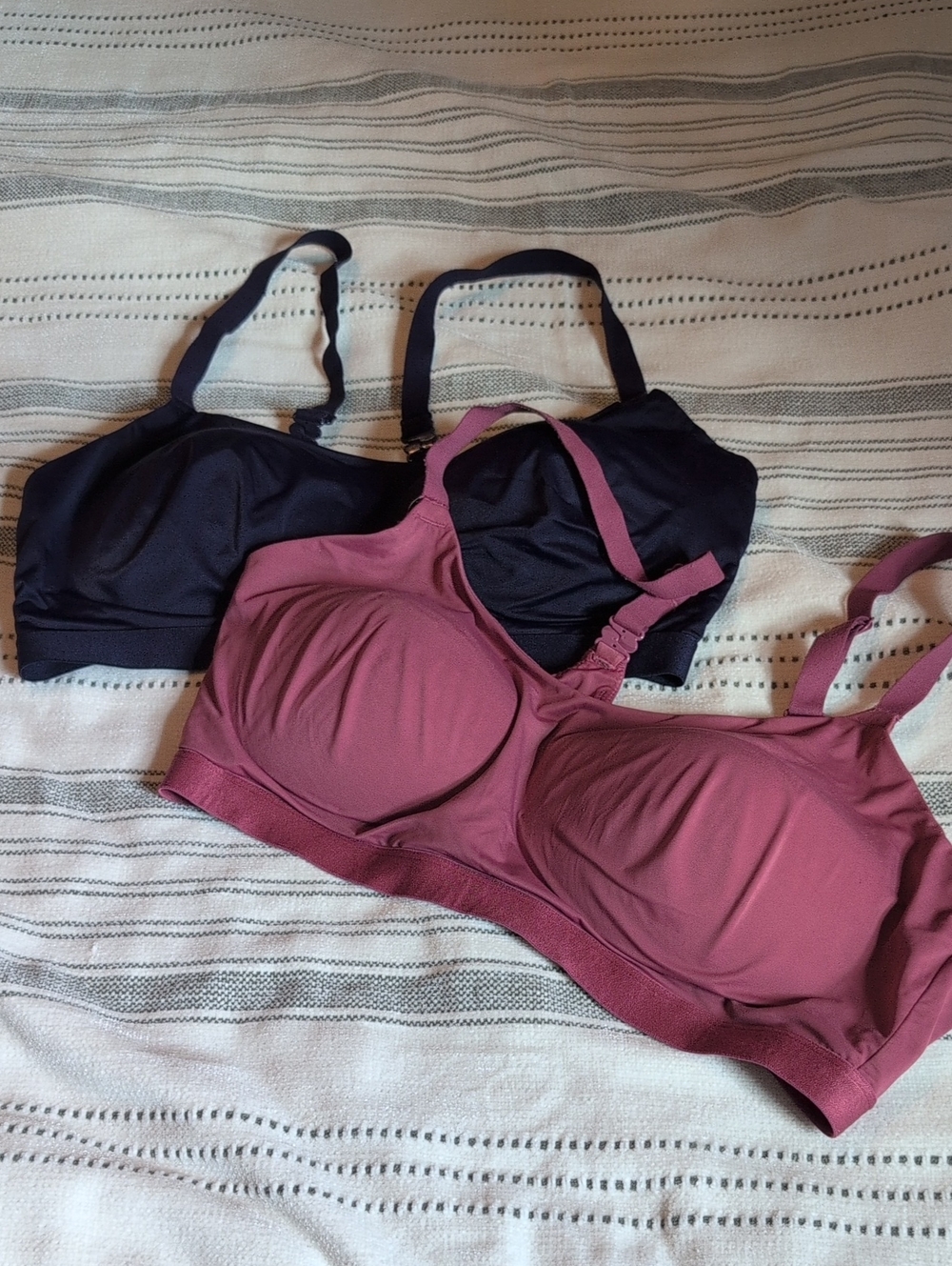 Warner's Plum and Navy Wireless Comfort Bras Set